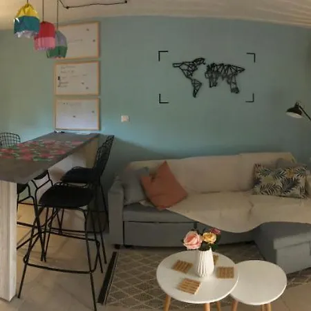 Orfeas Apartamento *